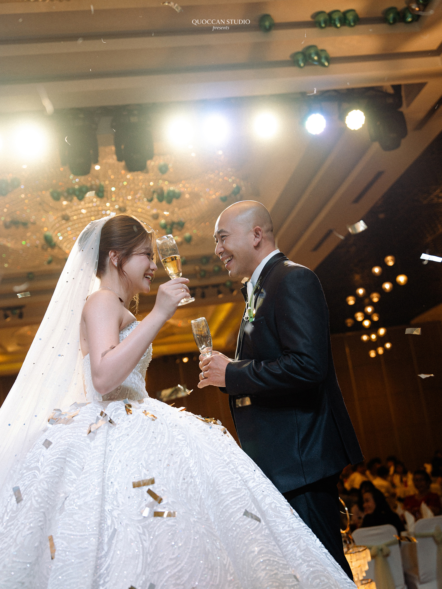 duy-tien-tu-uyen-phong-su-cuoi-nha-trang