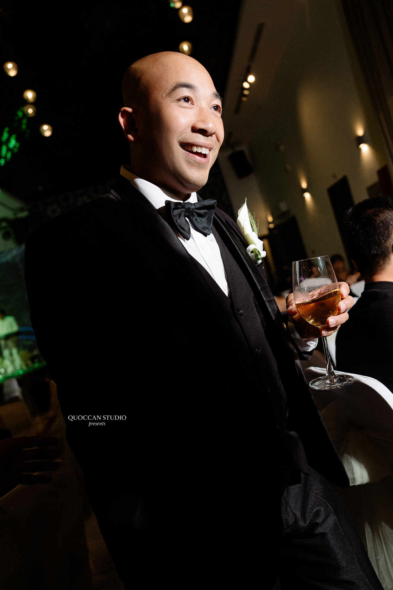 duy-tien-tu-uyen-phong-su-cuoi-nha-trang