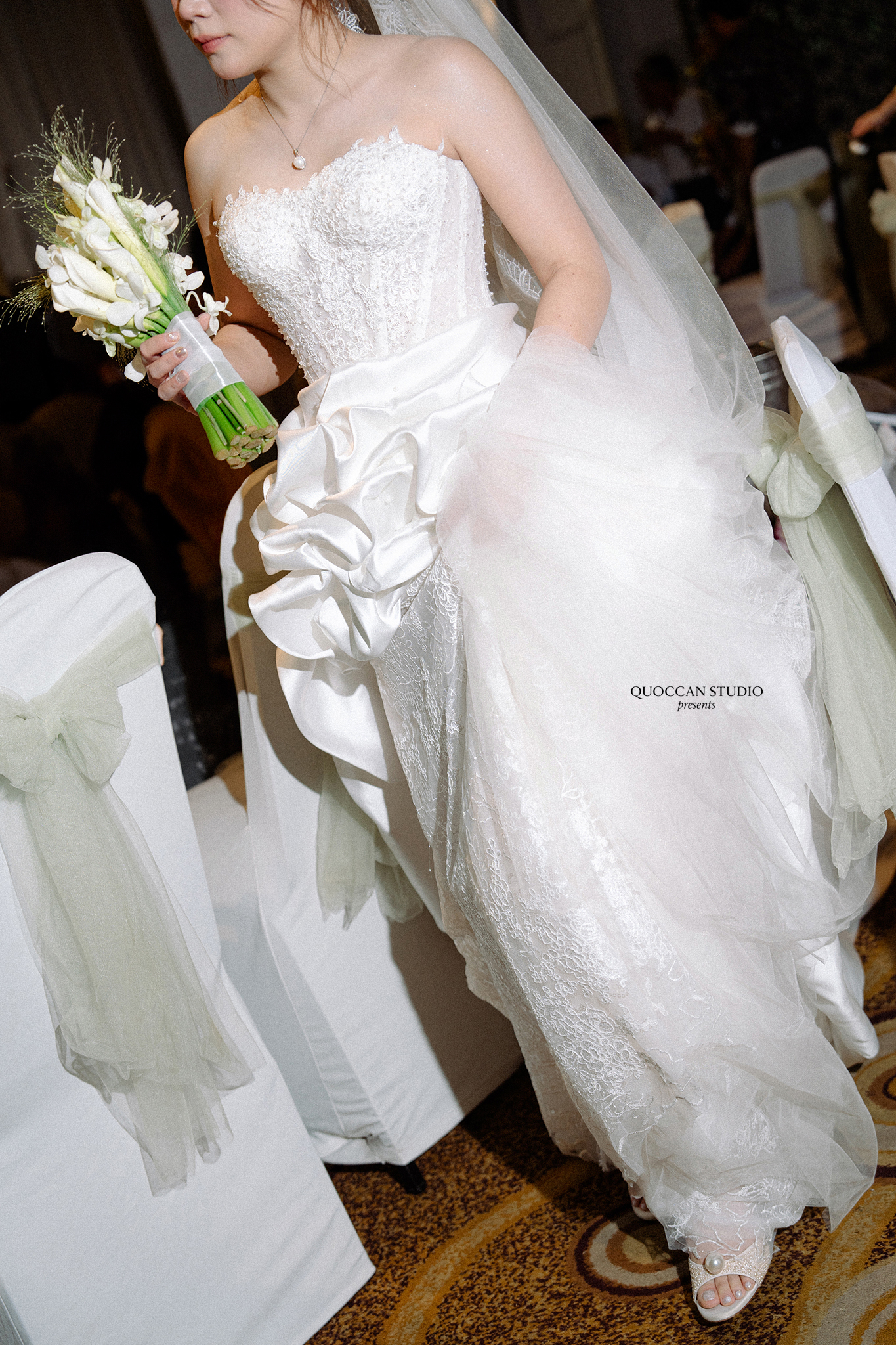 duy-tien-tu-uyen-phong-su-cuoi-nha-trang