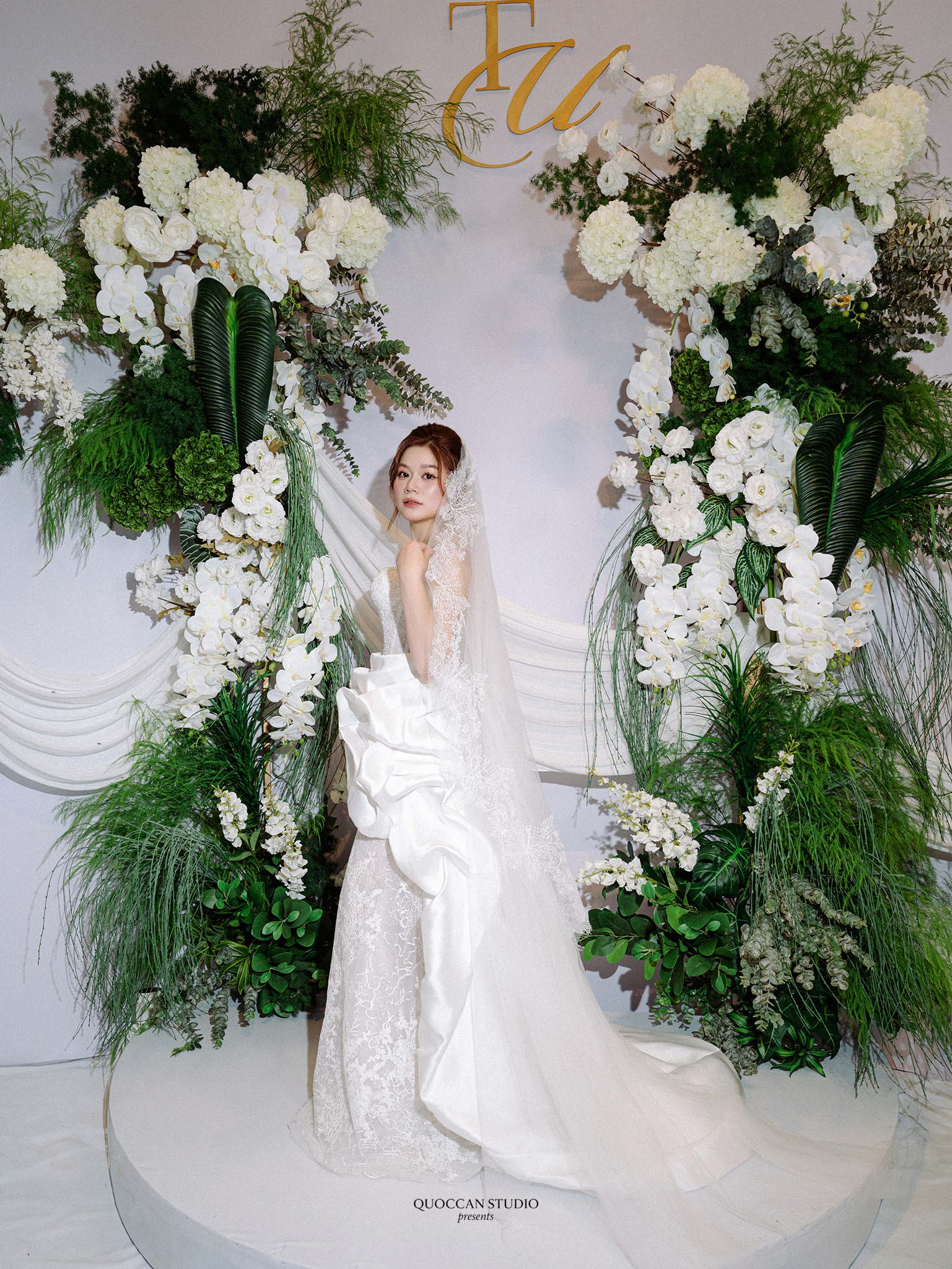 duy-tien-tu-uyen-phong-su-cuoi-nha-trang