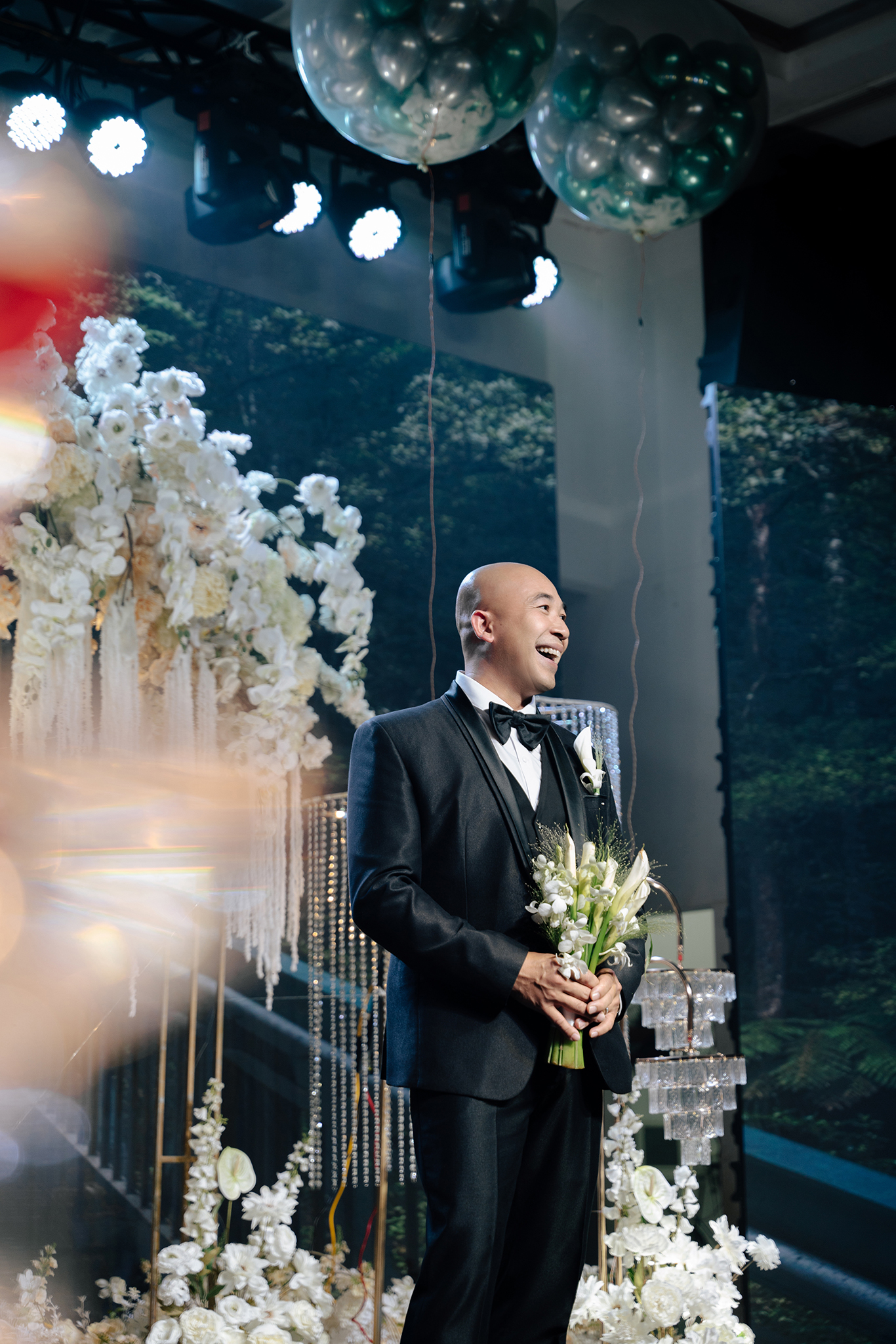 duy-tien-tu-uyen-phong-su-cuoi-nha-trang