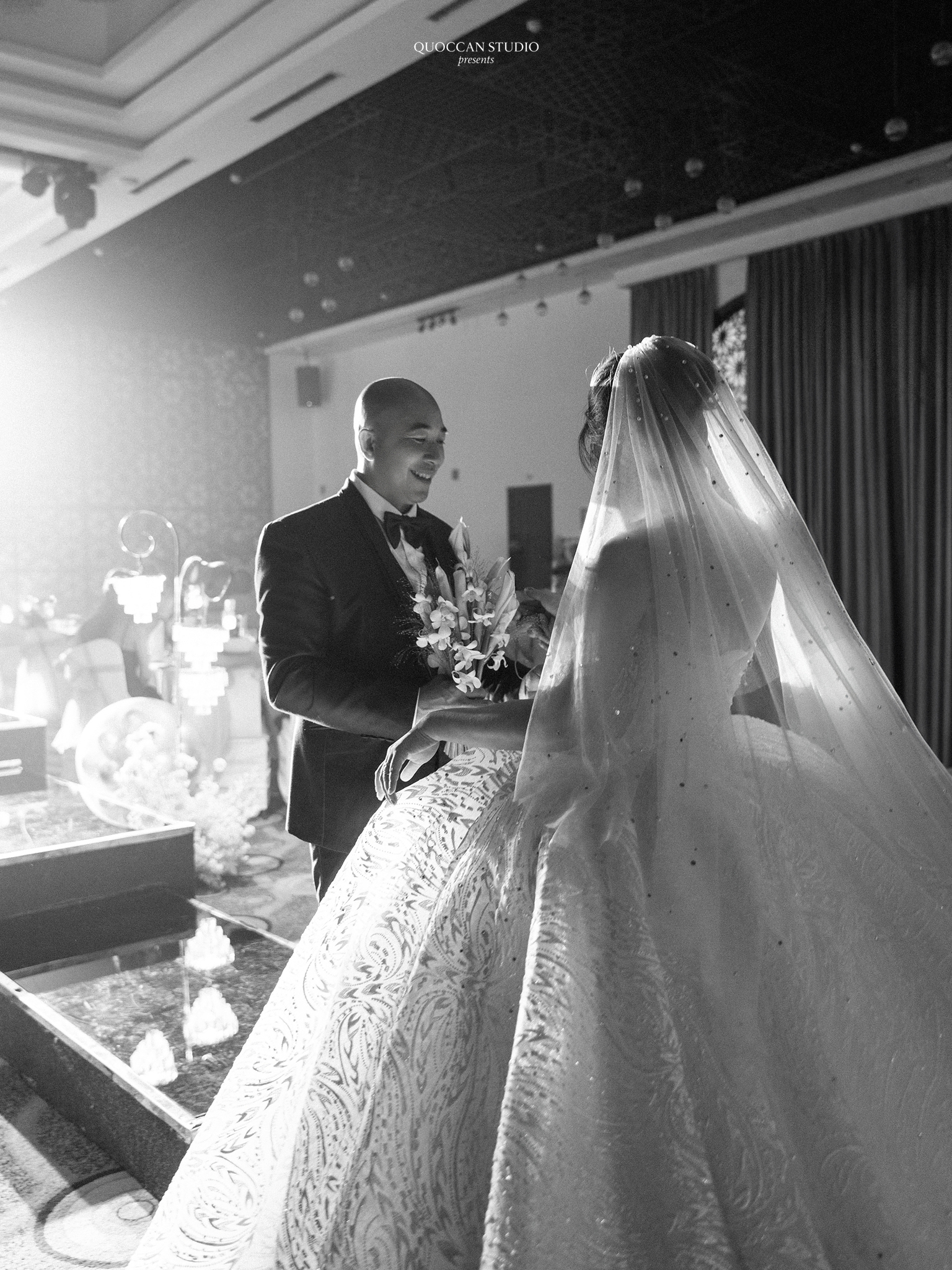 duy-tien-tu-uyen-phong-su-cuoi-nha-trang